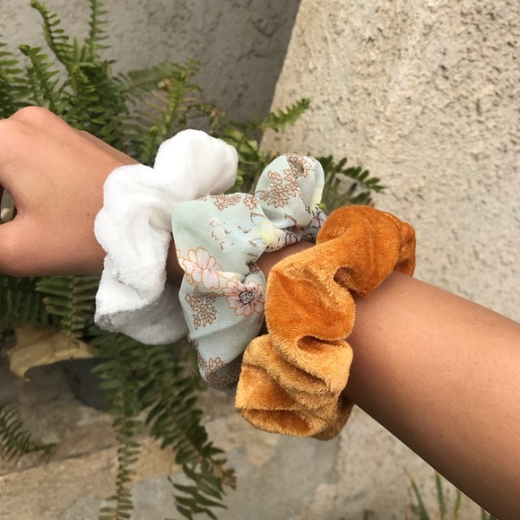 Three pack of scrunchies - Picture 2 of 2